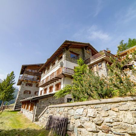 Hotel & Restaurant Perret - Mountain People Valgrisenche Exterior photo