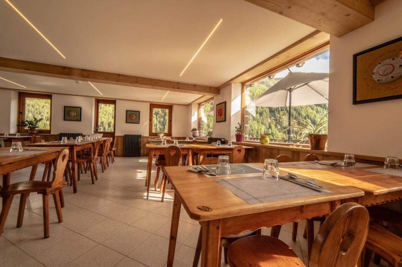 Hotel & Restaurant Perret - Mountain People Valgrisenche Exterior photo