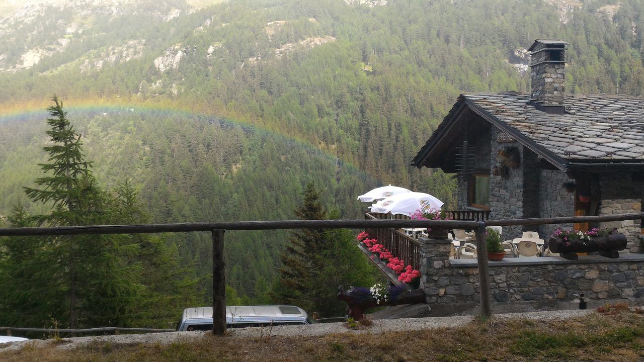Hotel & Restaurant Perret - Mountain People Valgrisenche Exterior photo